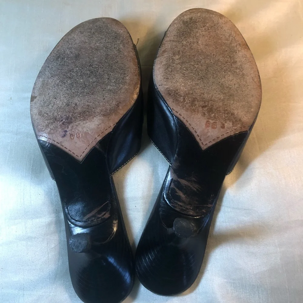 Shoes - Picture 9 of 10